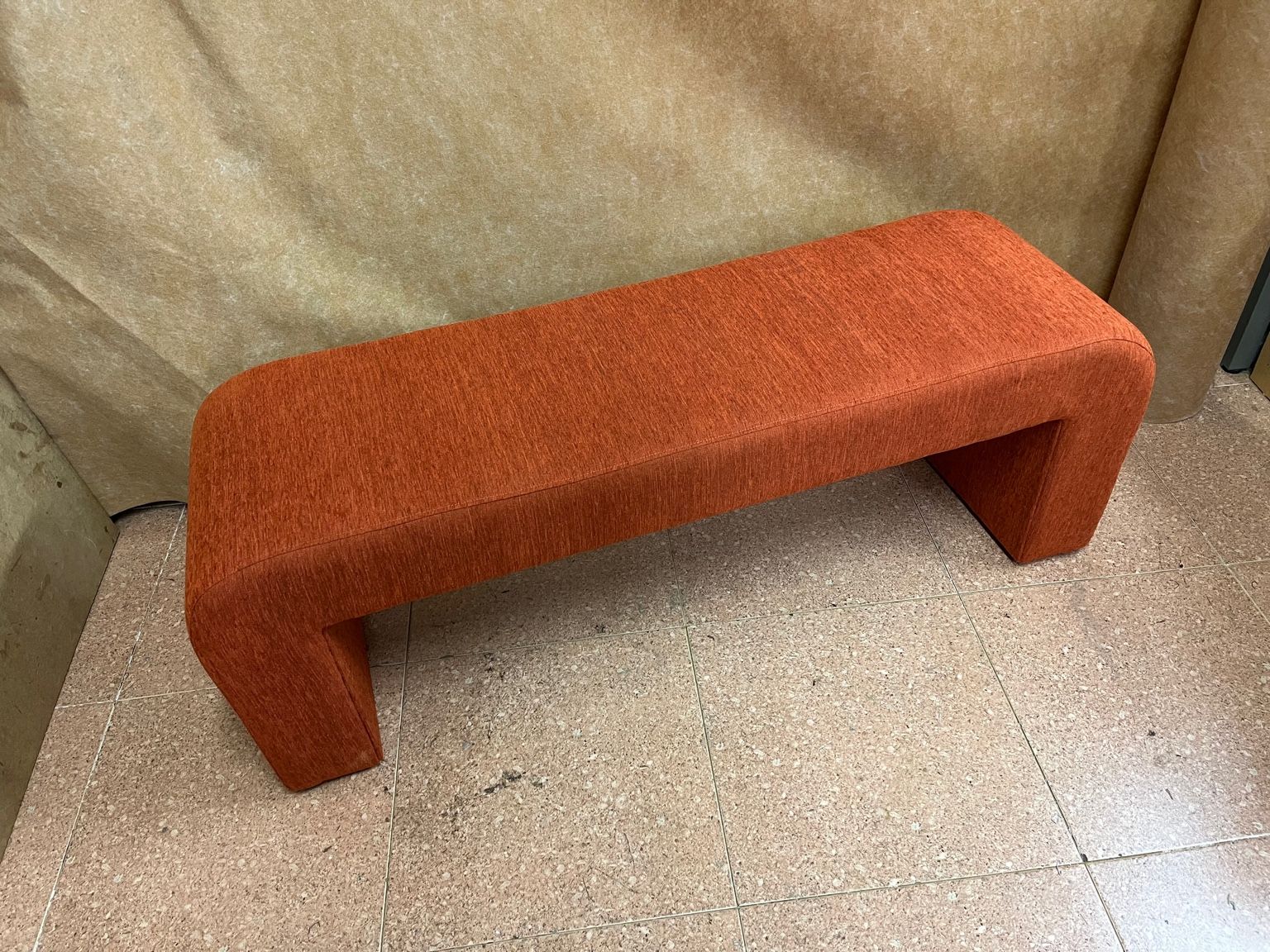 Retapizado banco moderno Barrio Salamanca Madrid